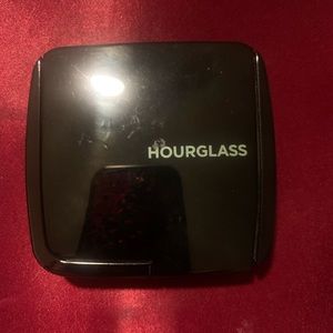 Hourglass Ambient Lighting Powder